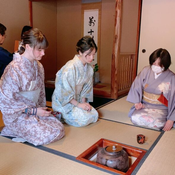 Learning about chadougu during an ochakai at Heian Jingu